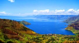 Danau Toba dan Pulau Samosir. (Foto: wisatalagi.blogspot.com)