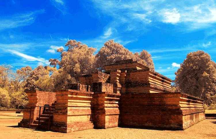 Candi Muaro Jambi. (Foto: bams.blog)