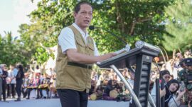 Menteri Lingkungan Hidup Hanif Faisol Nurofiq saat berkunjung ke kawasan Bali. (Foto: Humas KLH)
