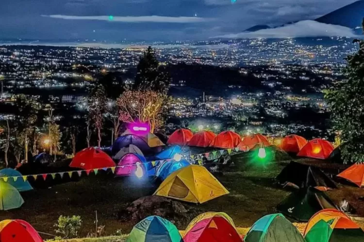 Ilustrasi. Ini Dia 10 Tempat Camping Instagramable Terbaik di Indonesia untuk Liburan Ala Anak Muda. (Foto: pojokbaca.id)