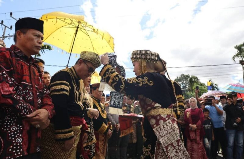 Walikota Sungai Penuh Alfin Hadiri Kenduri Sko Depati IV Kumun Debai