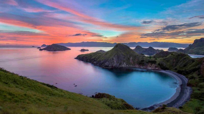 Menjelajah Surga Tersembunyi: 7 Tempat Wisata di Sikka NTT yang Lagi Hits dan Bikin Takjub!. (Foto: kelilink.com)
