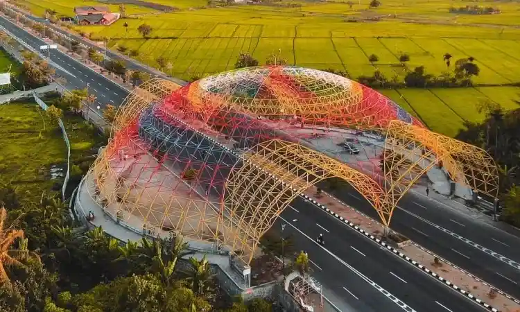 Menjelajahi 7 Destinasi Wisata Eksotis di Kota Mataram. (Foto: dejava.net)