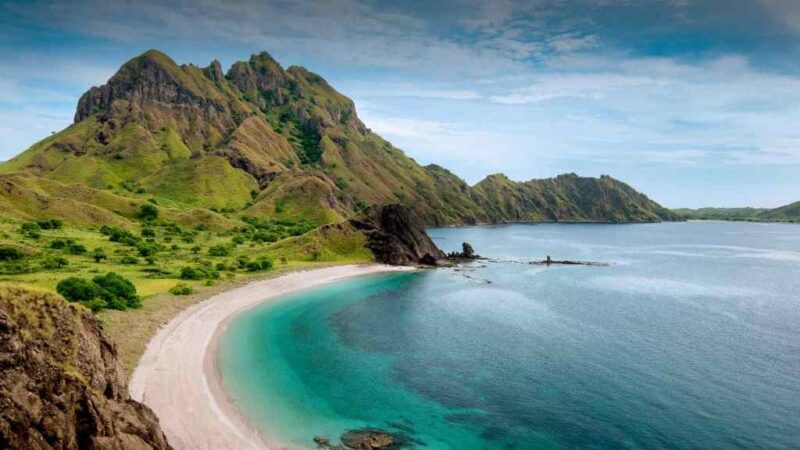 Liburan ke Labuan Bajo: Budget dan Itinerary Lengkap untuk Pengalaman Tak Terlupakan. (Foto: windows10spotlight.com)