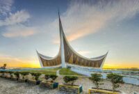 Rekomendasi Destinasi Wisata Syariah di Indonesia yang Wajib Dikunjungi. (Foto: ganaislamika)