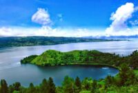 Wisata Danau Toba: Spot Terbaik, Sejarah, dan Estimasi Biaya Lengkap. (Foto: pesonaindo.com)