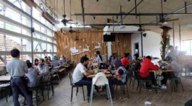 7 Café Hits di Bandung Buat Nongkrong Malam Hari yang Instagramable & Nyaman. (Foto: pergikuliner.com)