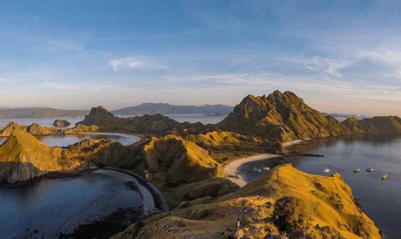 Labuan Bajo & Pulau Padar: Menyelami Pesona Goa Rangko dan Sunrise Ikonik NTT. (Foto: heavenkomodo.com)