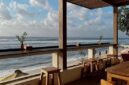 Tempat Nongkrong Kekinian di Jimmy Beach Cafe Bali dengan Suasana Pantai Eksotis. (Foto: google)