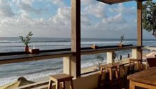Tempat Nongkrong Kekinian di Jimmy Beach Cafe Bali dengan Suasana Pantai Eksotis. (Foto: google)