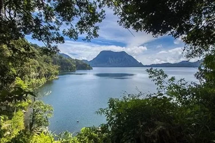 Pesona Danau Gunung Tujuh: Danau Tertinggi di Asia Tenggara (Foto: indonesia.jakartadaily)