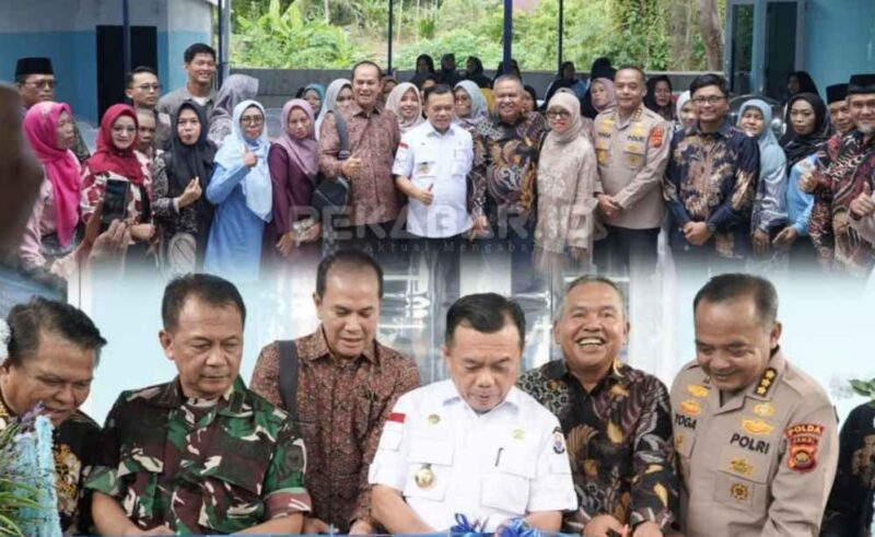 Gubernur Al Haris Beri Penghargaan Tokoh Kerinci Amrunas Hadis, Dorong Program MBG