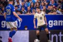 Pemain Barcelona Gerrard Martib (kanan) dibayangi pemain Oviedo Leander Dendoncker dalam lanjutan La Liga di Stadion Carlos Tartiere, Jumat (26/9/2025) dini hari WIB (Foto: Instagram @fcbarcelona)