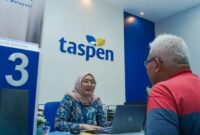 Ilustrasi seorang pensiunan sedang berkonsultasi mengenai pengaktifan kembali gaji pensiunan yang sempat terhenti (Foto: Dokumentasi PT Taspen)