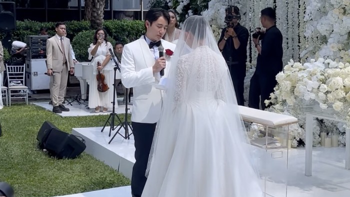 Amanda Manopo & Kenny Austin Resmi Menikah (Foto: Google)