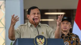 Presiden Prabowo Subianto memberi sambutan saat meresmikan Stasiun Tanah Abang Baru di Jakarta, Selasa (4/11/2025).  (Foto: Galih Pradipta/ANTARA FOTO)