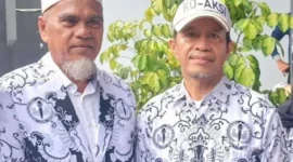 Abdul Muis (kiri) dan Rasnal (kanan), dua guru SMA di Kabupaten Luwu Utara (Lutra), Sulawesi Selatan, yang dipecat. Dok Istimewa