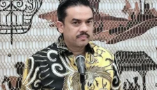 Menteri UMKM Maman Abdurrahman manghadiri konferensi pers di Kantor Kemendag, Jakarta, Senin (17/12025). Foto: Widya Islamiati