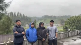 Sejumlah pendaki yang sempat terjebak di Ranu Kumbolo saat Erupsi Semeru. Foto: Dok. Istimewa