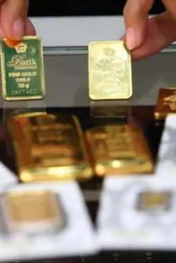 Harga Emas Antam Menguat Tipis di Awal Pekan