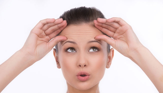 Ilustrasi wajah berkeriput.