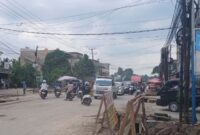 Pembangunan pedestrian di kawasan pasar Talang Banjar bagian dari penataan kawasan. 