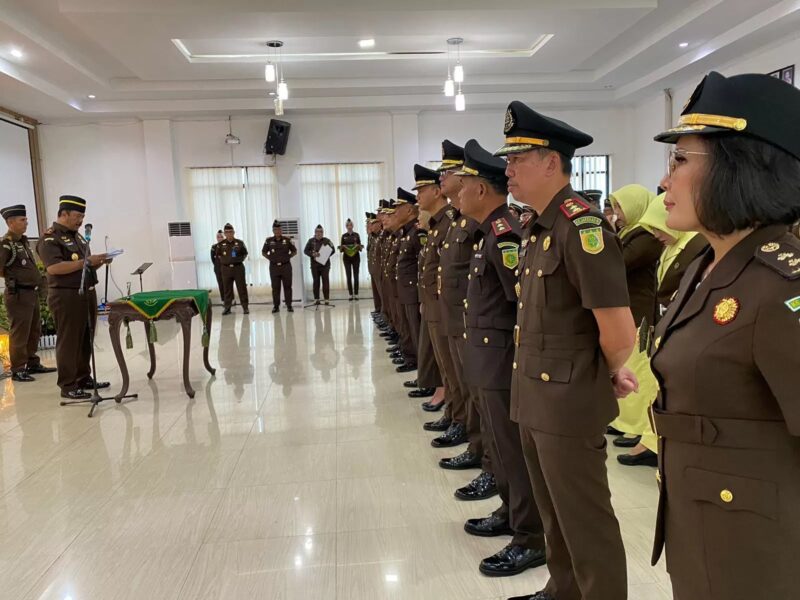 Sugeng Hariadi Lantik 11 Pejabat Baru Kejati Jambi, Tekankan Integritas dan Profesionalisme