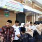 Wali Kota Sungai Penuh, Alfin, bersama Wakil Wali Kota Azhar Hamzah, melepas secara resmi kafilah yang akan berlaga pada Musabaqah Tilawatil Qur’an (MTQ) ke-54 tingkat Provinsi Jambi tahun 2025. (Foto : Diskominfo Sungaipenuh) 