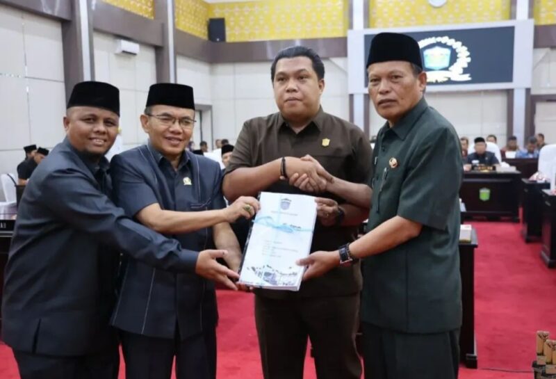 Wawako Azhar Hamzah sampaikan Pengantar Raperdar APBD Tahun Anggaran 2026. Foto : Diskominfo Sungaipenuh