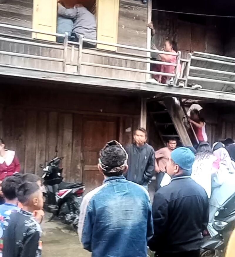 Rumah tempat korban ditemukan sudah tidak bernyawa. 