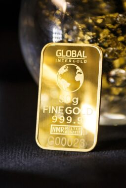 Harga Emas Mulai Kehilangan Tenaga, Pasar Waspadai Sinyal Ekonomi AS