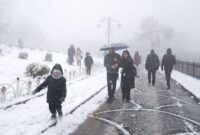 Cuaca dingin serta hari-hari bersalju seperti yang terjadi di Istanbul, Turki, akan terus terjadi meskipun terjadi pemanasan global.