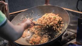 Ilustrasi Memasak Nasi Goreng