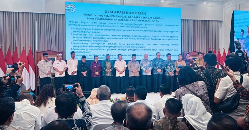 Gubernur Jambi Al Haris saat mengikuti Indonesia’s Geopark Leader Forum bertema Building Knowledge for Indonesia’s Geopark Development yang digelar di Jakarta, Rabu (3/12/2025).