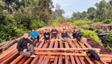 Polres Inhu Ungkap 300 Kubik Kayu Ilegal di Perbatasan. Foto: Humas Polres Kerinci.