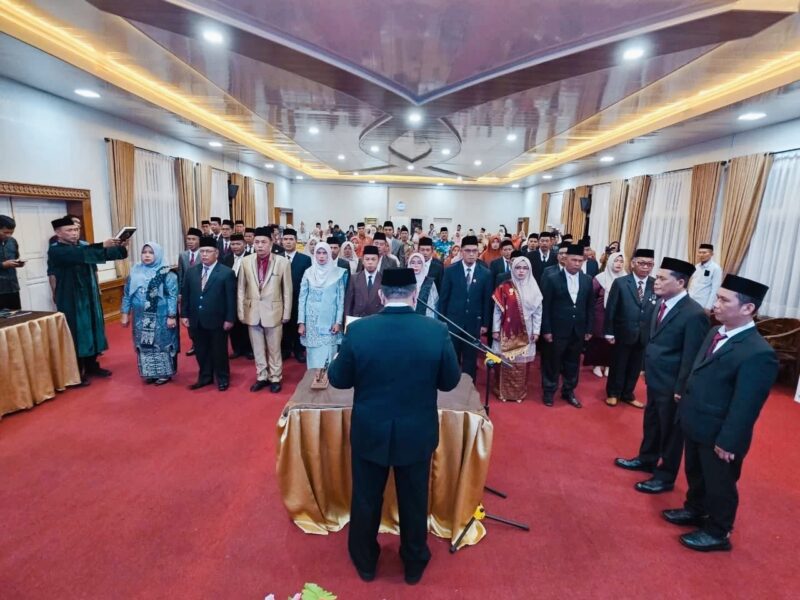Kantor Wilayah Kementerian Agama Provinsi Jambi secara resmi melantik sembilan kepala madrasah di Kabupaten Kerinci, Jumat (12/12/2025) yang lalu. Pelantikan dan pengambilan sumpah jabatan dipimpin langsung oleh Kepala Kanwil Kemenag Jambi, Mahbub Daryanto. 
