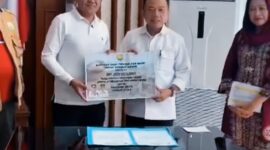 Gubernur Jambi Al Haris menunjukkan kepedulian antardaerah dengan mengantarkan langsung bantuan kemanusiaan Pemerintah Provinsi Jambi kepada masyarakat terdampak bencana alam di Provinsi Aceh, Minggu (14/12/2025).