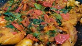 Ayam Goreng Penyet Kemangi Gurih Pedas. 