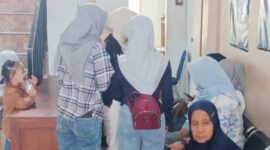 Antrian warga di kantor Disdukcapil Kerinci. 