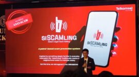 Direktur Utama Telkomsel, Nugroho memperkenalkan Siscamling dalam acara peluncuran AI Innovation Hub di Institut Teknologi Bandung di Bandung. 