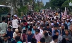 Viral Tarawih Sumenep, Ribuan Warga Antre Demi Zakat Rp300 Ribu