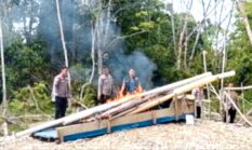 PETI Dekat Taman Rivera Park Ditindak, Polres Tebo Bakar Rakit Tambang