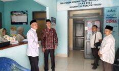Wawako Azhar Sidak Puskesmas dan Kantor Camat Pondok Tinggi