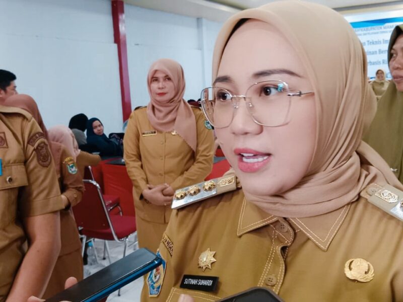 Bupati Mamuju, Sutinah Suhardi. 