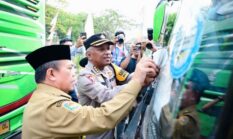 Gubernur Al Haris Lepas 198 Peserta Mudik Gratis dari Jambi