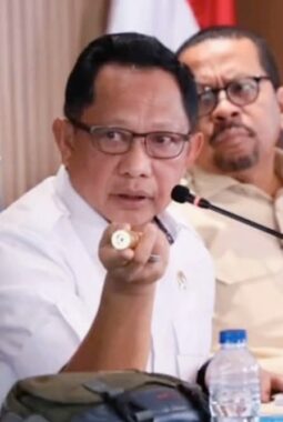 Tito Karnavian Minta Kepala Daerah Pangkas Perjalanan Dinas