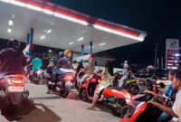 Pengendara Antrean BBM di salah satu SPBU di Kota Jambi. 